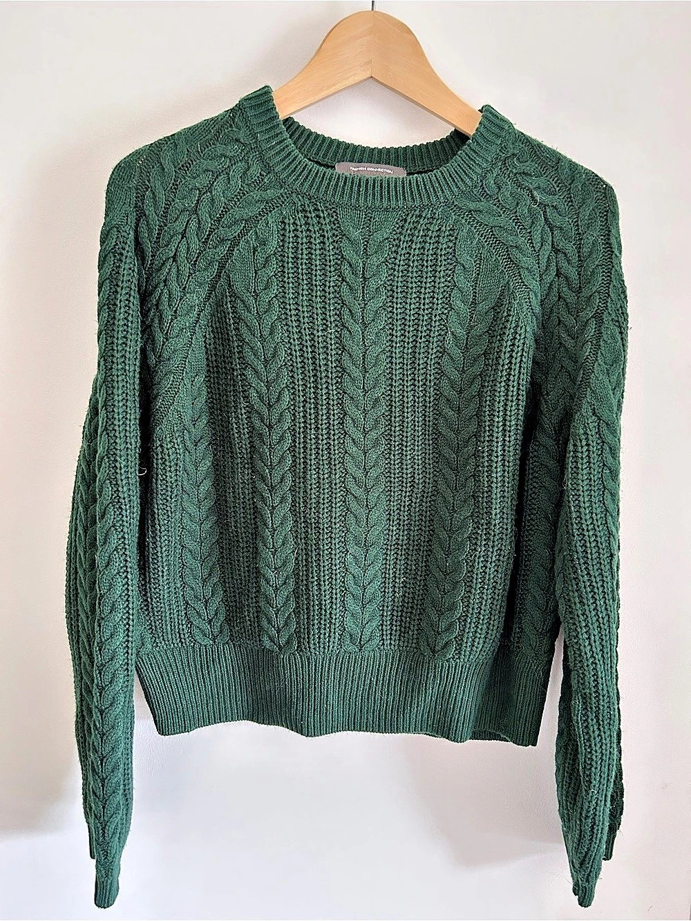 French Connection Cable Knit Crewneck in Green Size Large Like New